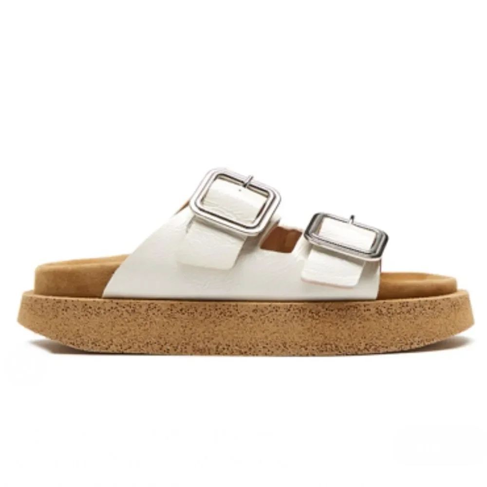 La Canadienne Buffalo Patent Leather Sandal